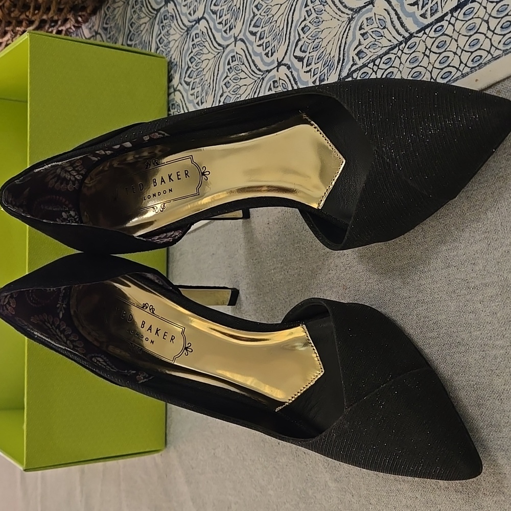 TED BAKER LONDON pumps sz 7